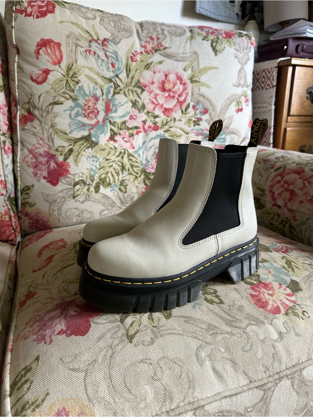 Dr. Martens White Chelsea Boots with Black Elastic Panels - Picture 4 of 8